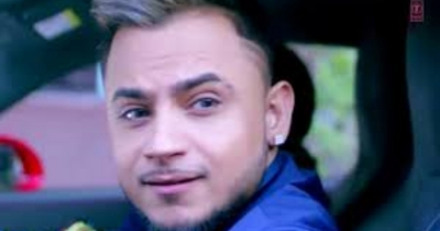 She Don't Know: Millind Gaba Song